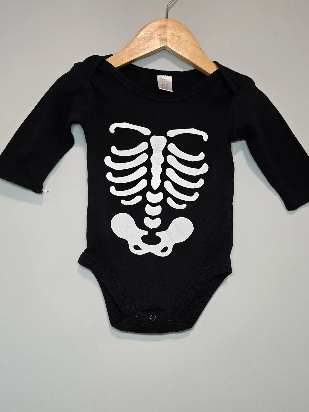 Gap Black Skeleton Print Long-Sleeve  Baby Body Suit Halloween Fall Style 6-9M